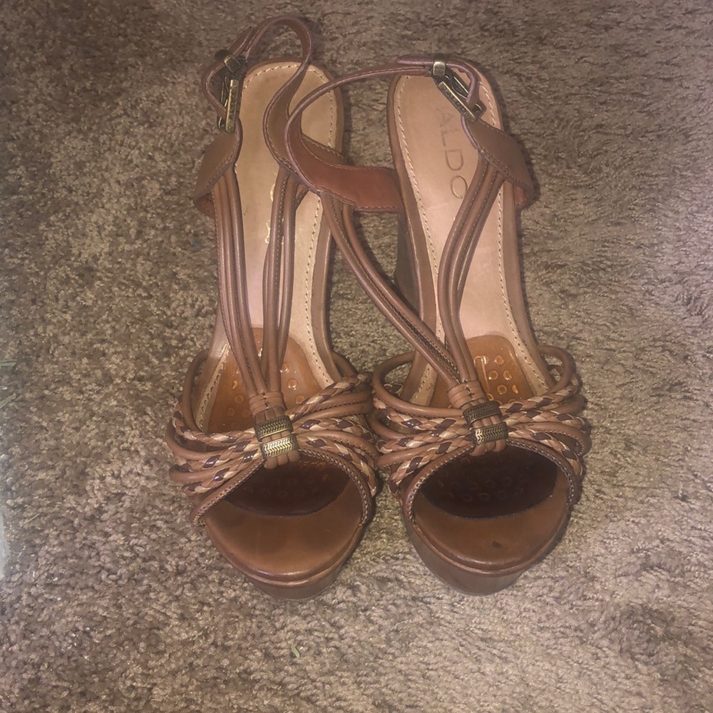 ALDO Wedges - Picture 2 of 4